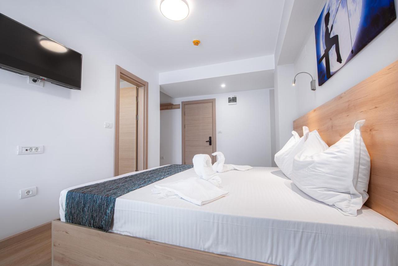 Polu-X Hotell Vama Veche Eksteriør bilde