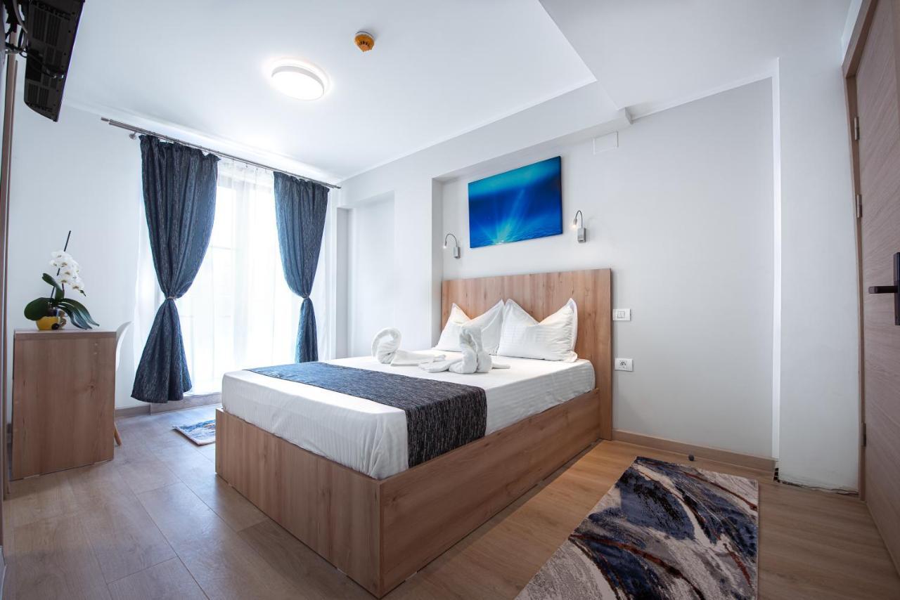 Polu-X Hotell Vama Veche Eksteriør bilde