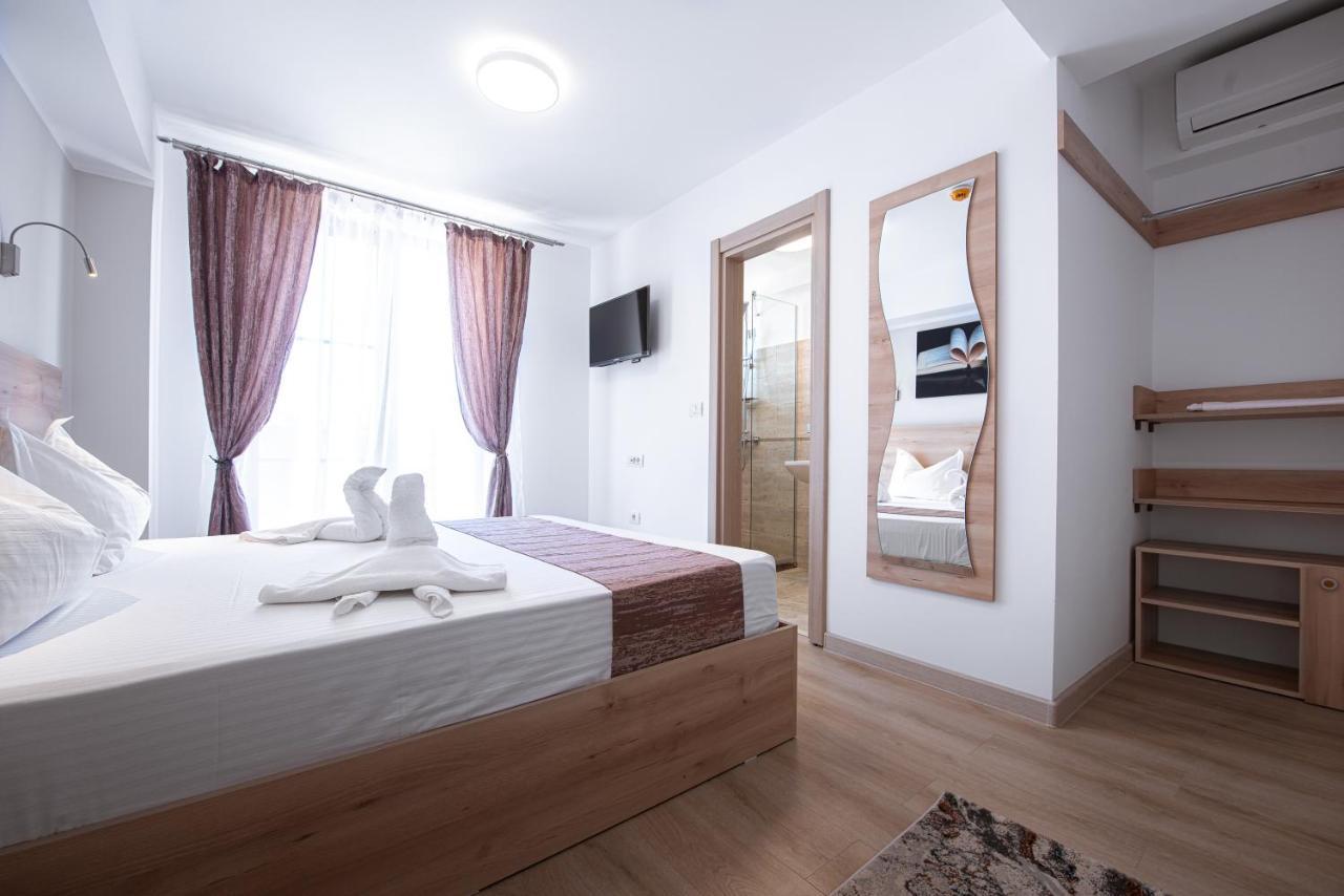 Polu-X Hotell Vama Veche Eksteriør bilde
