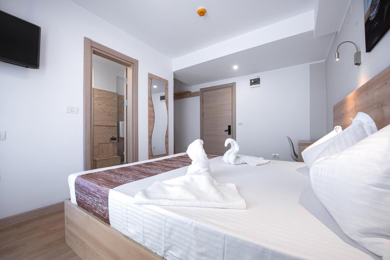 Polu-X Hotell Vama Veche Eksteriør bilde