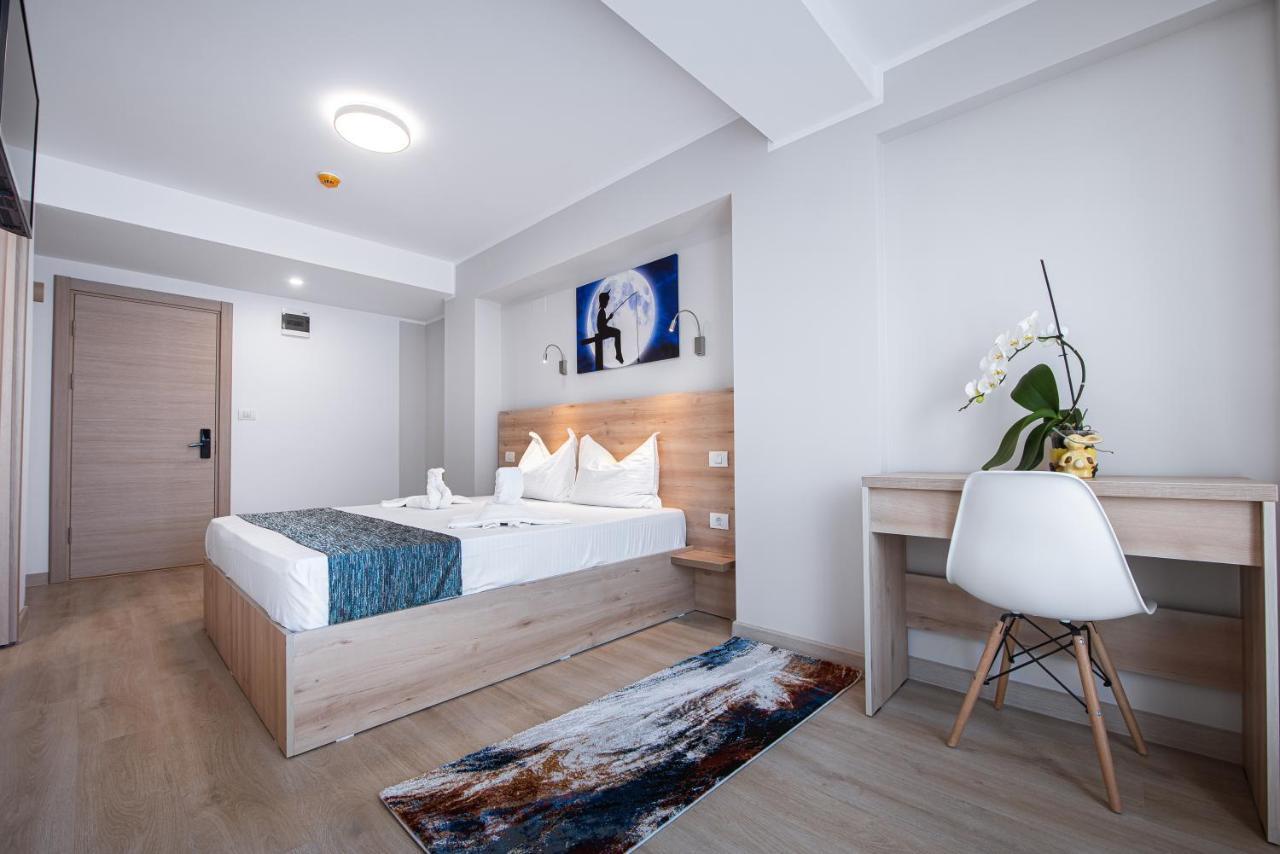 Polu-X Hotell Vama Veche Eksteriør bilde