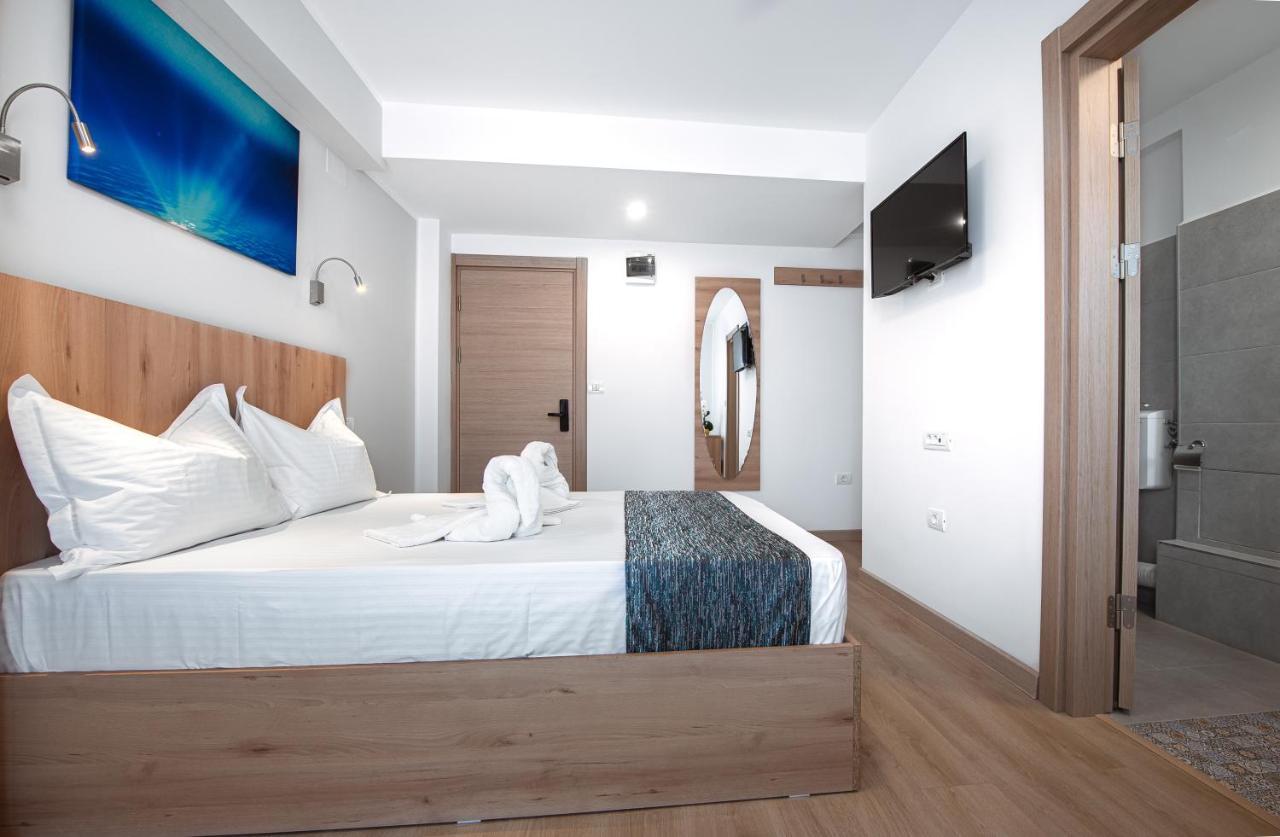 Polu-X Hotell Vama Veche Eksteriør bilde